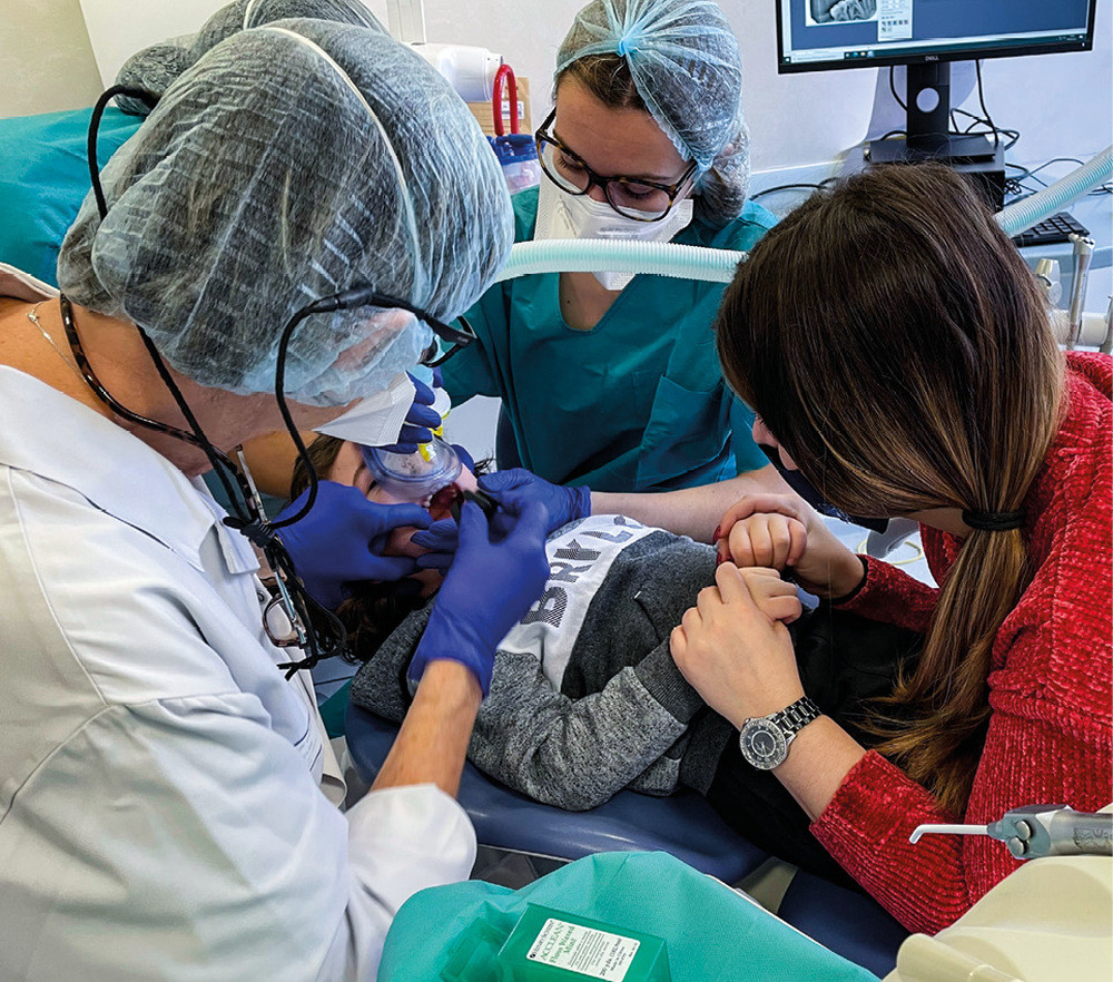 Accès aux soins dentaires sous anesthésie générale chez l’enfant dans ...